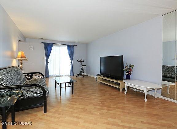 2nd image of 6020 Lincoln Ave Unit 203