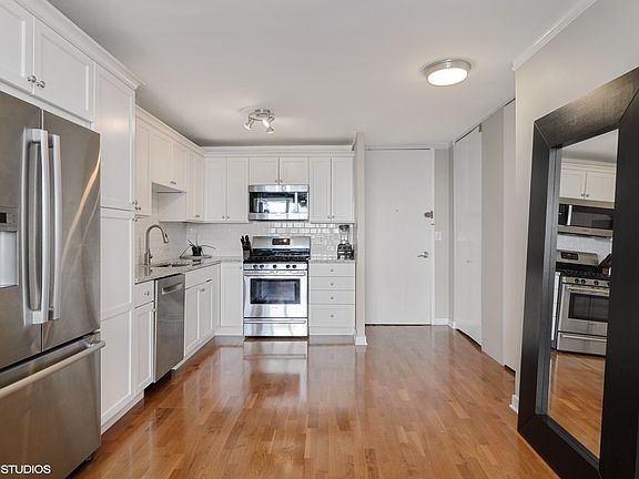 5th image of 1960 N Lincoln Park West Ave #2906