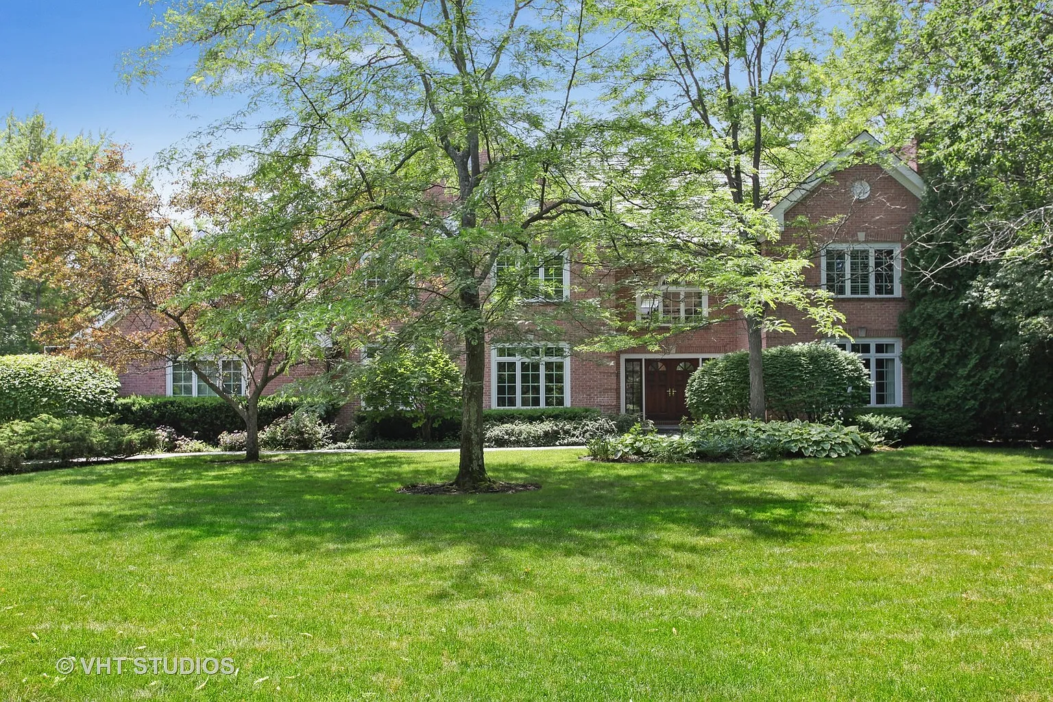 1355 Lakewood Dr photo 1