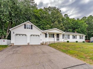 11 Quaker Ln, Enfield, CT 06082