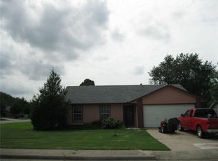 1704 S C St, Rogers, AR 72756