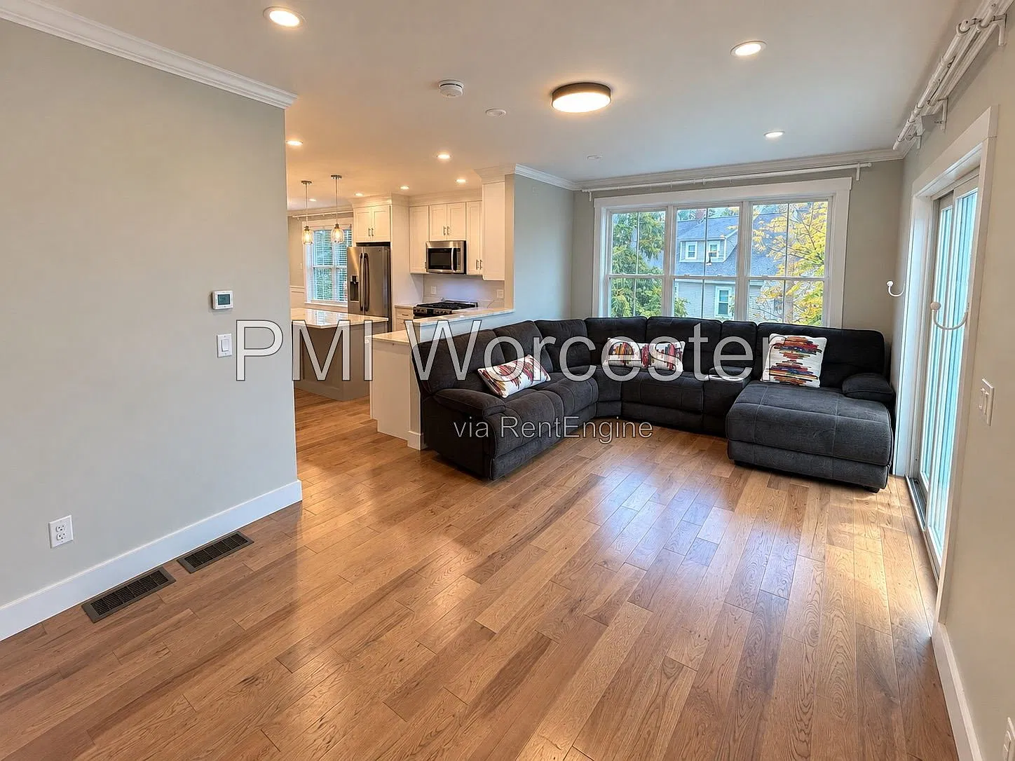 4 bed, 3.5 bath, $3,390 — Photo 4