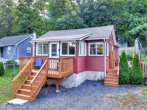 18 Glendale Road, Greenwood Lake, NY 10925