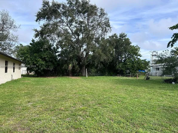 710 SW 3rd Pl, Dania, FL 33004
