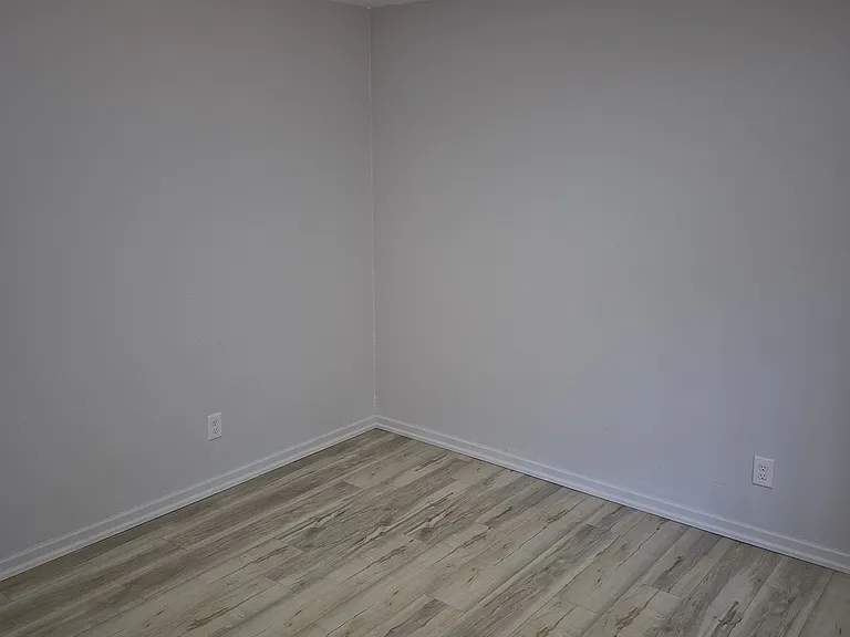 10931 NE Glisan St #31 — Photo 3