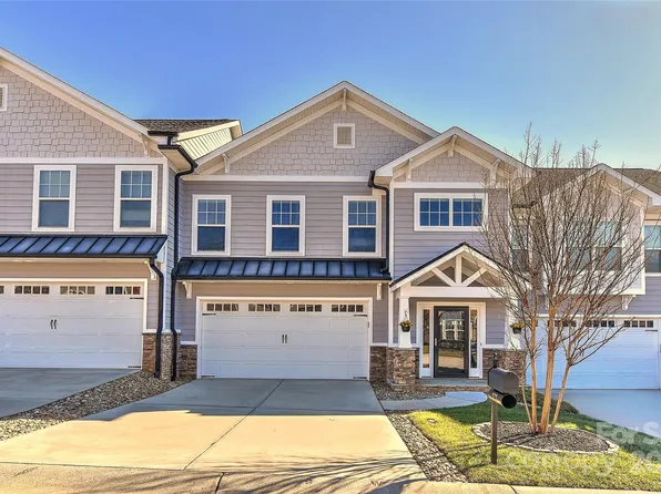 373 Battery Cir, Lake Wylie, SC 29710