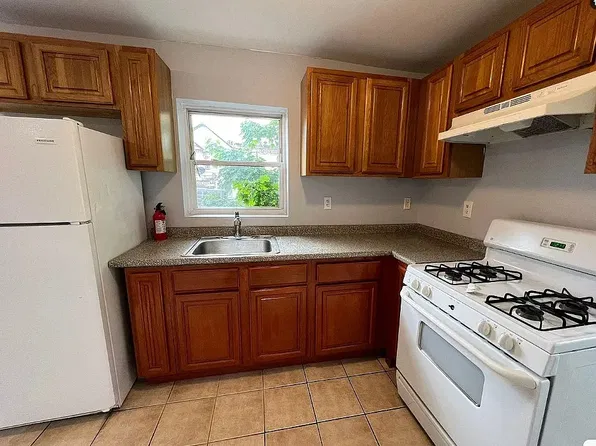 345 Sanford Ave #2-R, Newark, NJ 07106