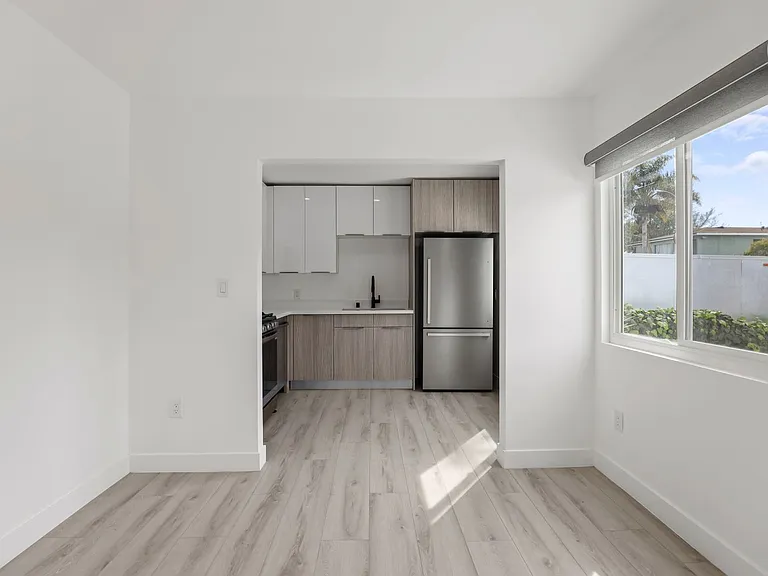 2034 S Garth Ave — Photo 42