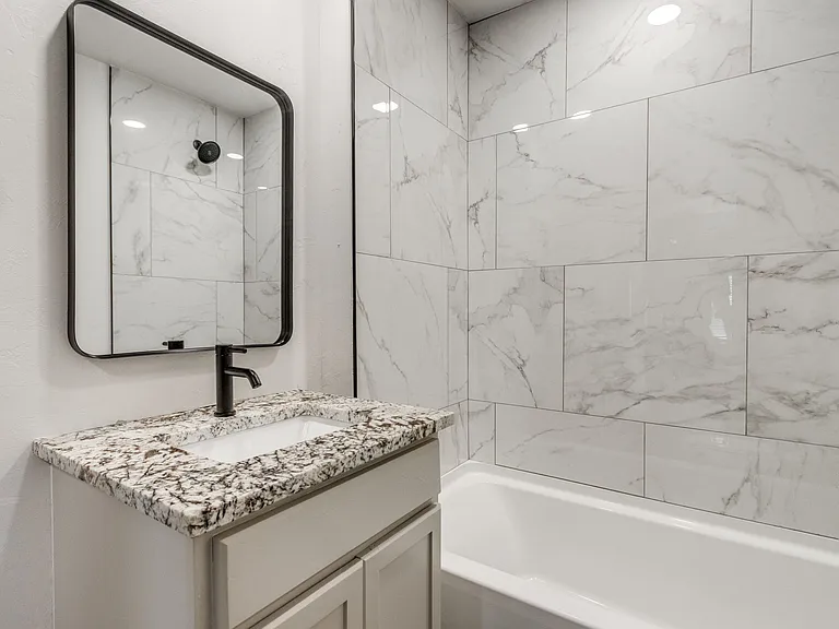 1017 N Pottenger Ave — Photo 4