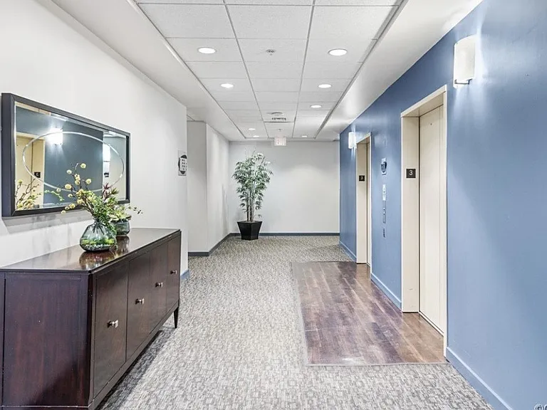 Miller and Rhoads Residences — Photo 20