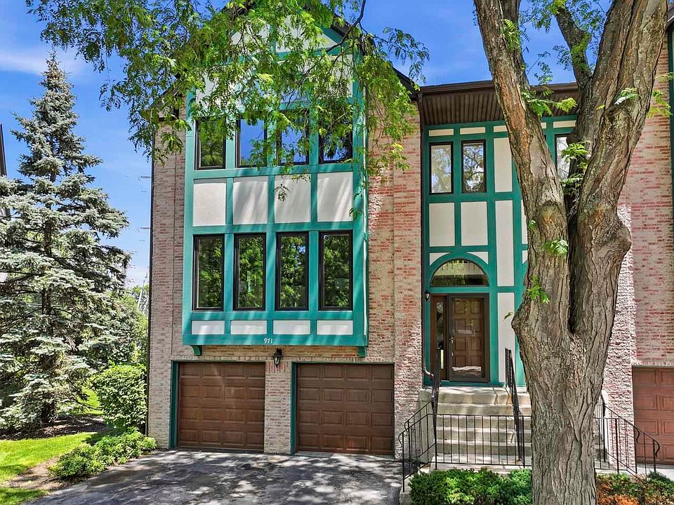 1st image of 971 W Essex Pl