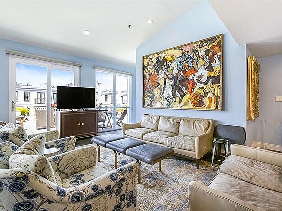 4th image of 920 Poeyfarre St Penthouse 3