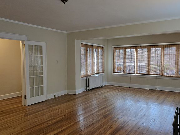 Living/Family room 27' x 16'