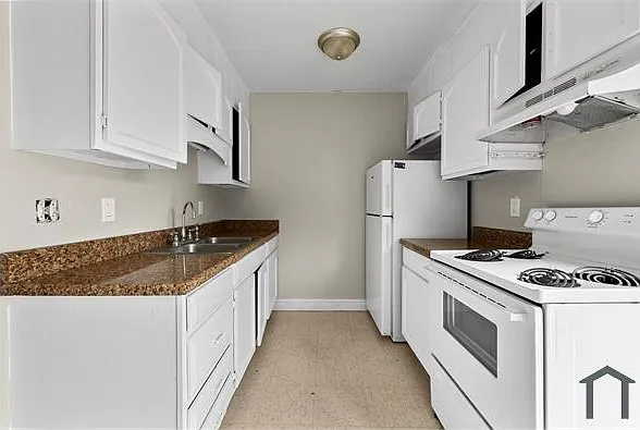 43 Old Holly Ln — Photo 4