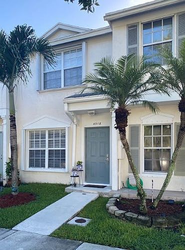 1st image of 4908 SW 31st Ter