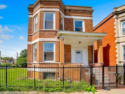 5722 S Green St, Chicago, IL, 60621
