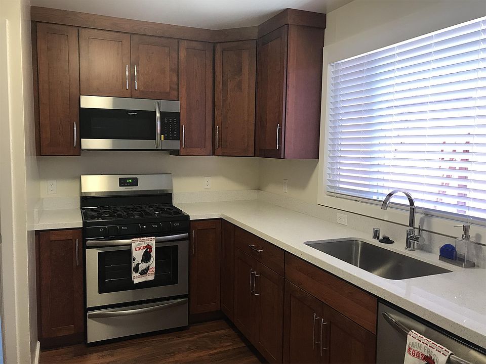 1st image of 404 Chestnut Ave