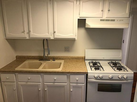 5th image of 617 Lake Shore Blvd APT A