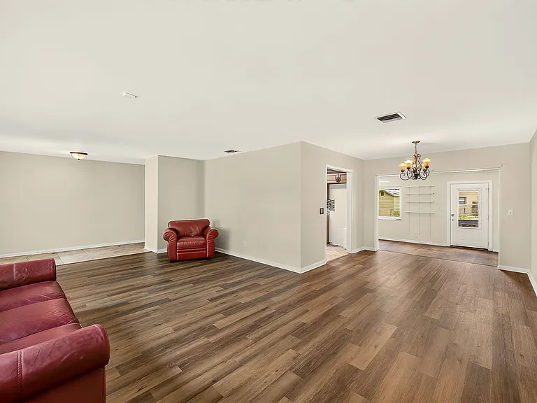 303 Saint Augustine Ave — Photo 5