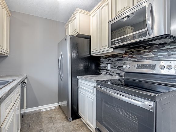 2nd image of 12381 Tyler St NE