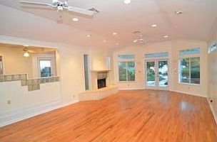 5th image of 915 Alba Dr