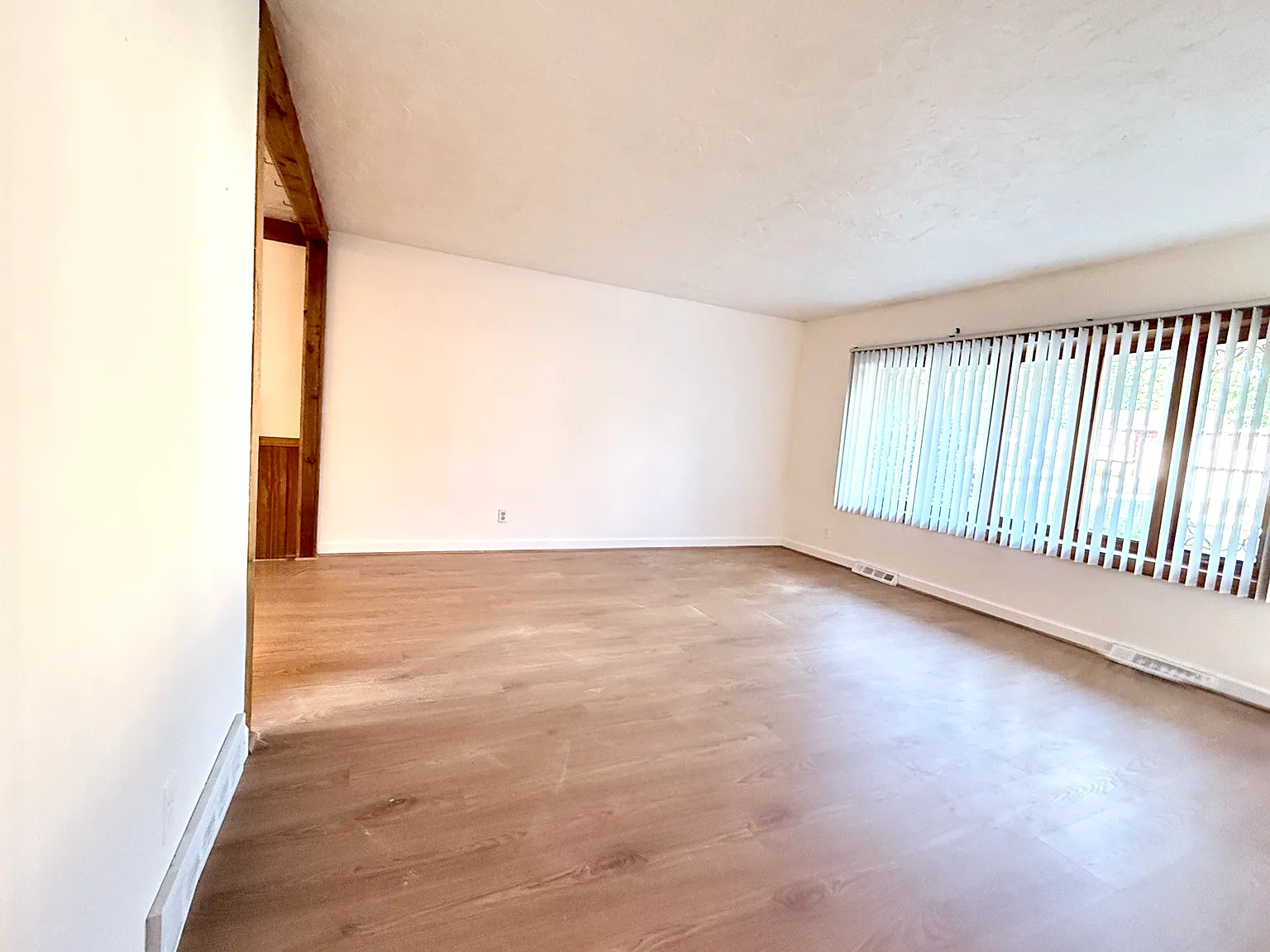 4 bed, 2167 sqft, $2,750 — Photo 2