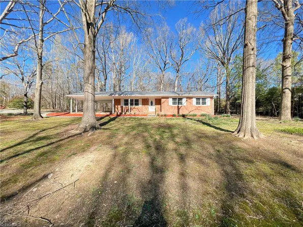 227 Myers Dr, Thomasville, NC 27360