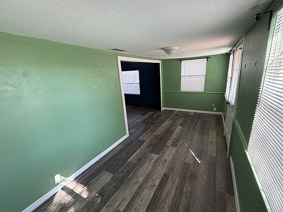 3rd image of 845 W Lyman Ave
