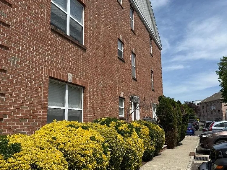 901 Stuyvesant Ave #106 — Photo 3