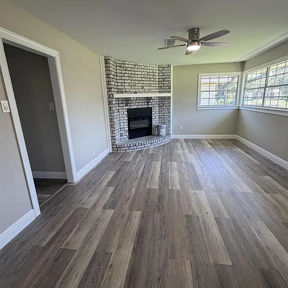 4920 Sue Ave — Photo 3