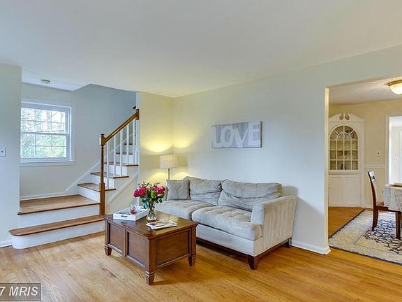 5th image of 2927 Marshall St