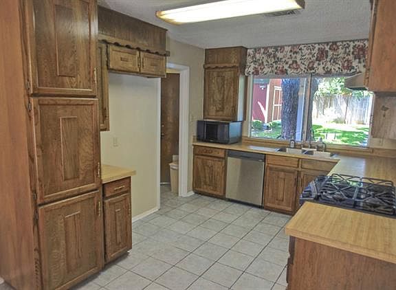5th image of 1103 S Thornbush Cir
