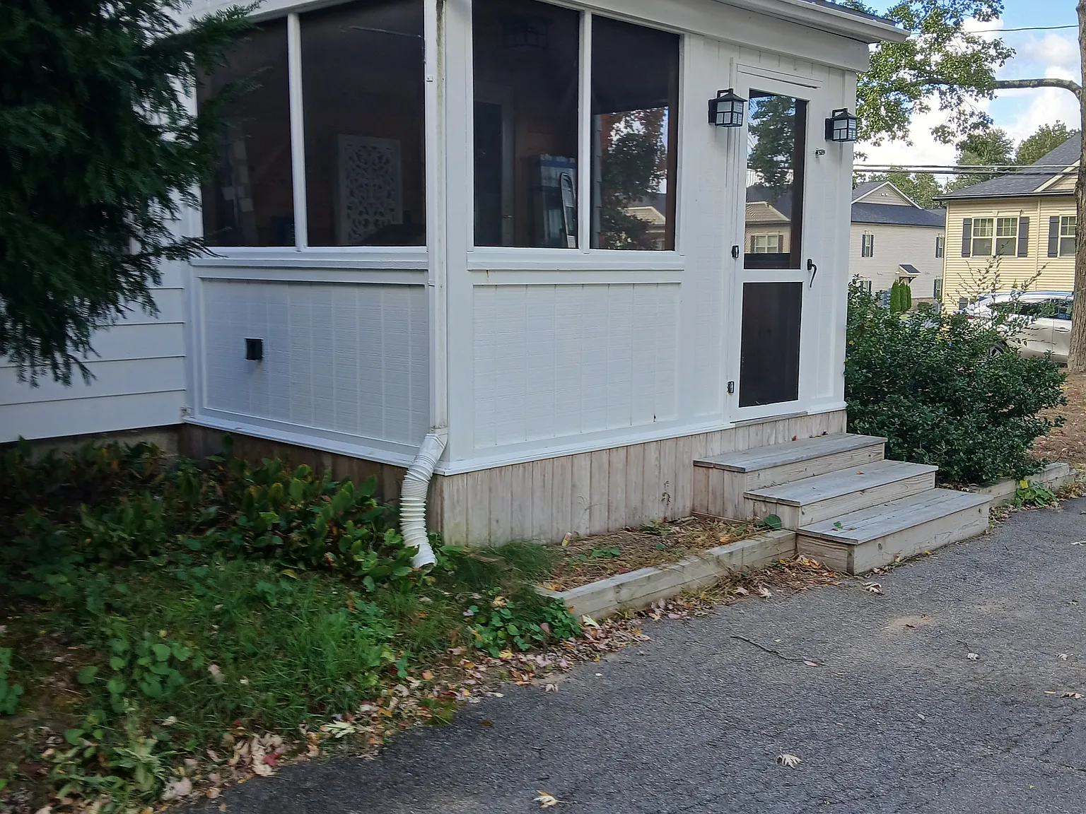 2 bed, 1000 sqft, $2,050 — Photo 2