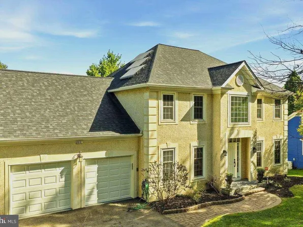 802 Irenic Ct, East Norriton, PA 19403
