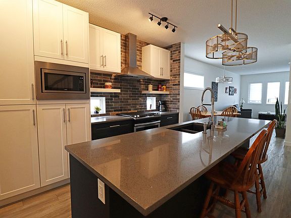 3rd image of 9226 150th St NW