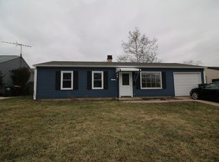 1004 Manor Dr, Streamwood, IL