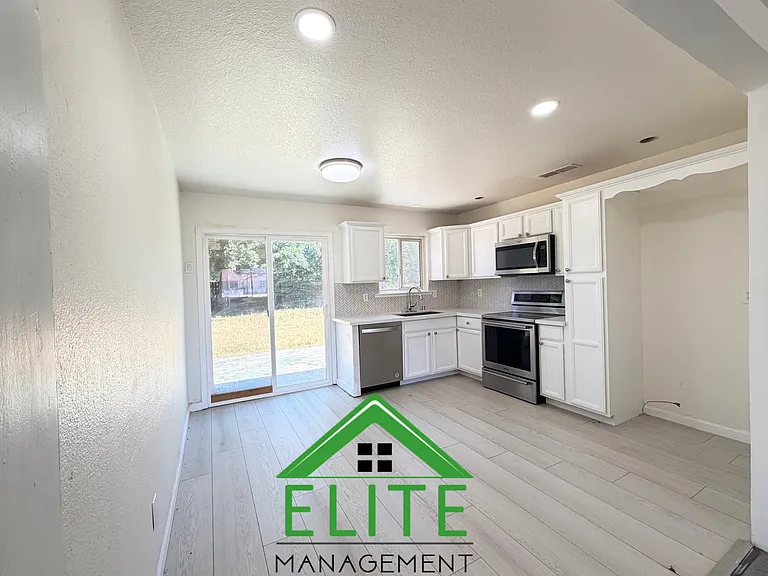 8709 Sangria Ct — Photo 7