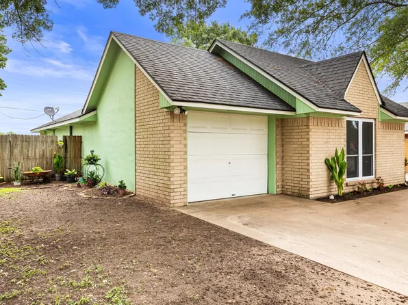 705 Cherry Dr, Groesbeck, TX 76642