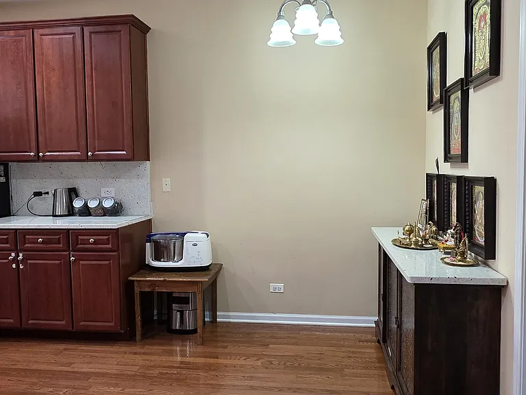 1212 Townes Cir — Photo 8