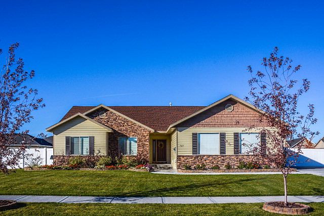 1st image of 709 Gatehouse Ln