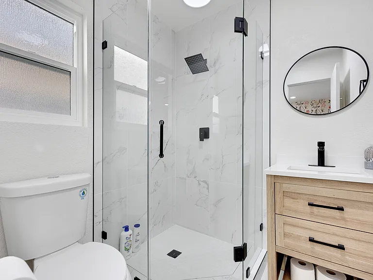 1075 Molino Ave #3 — Photo 9