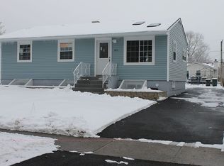 811 Town Rd, West Chicago, IL 60185