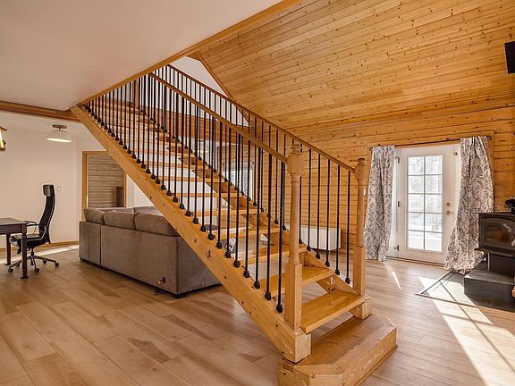 4th image of 2550 Pegasus Rd