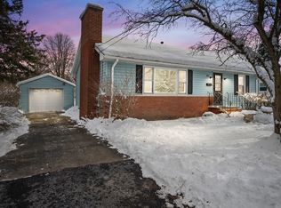 720 Carlson St, Sycamore, IL 60178