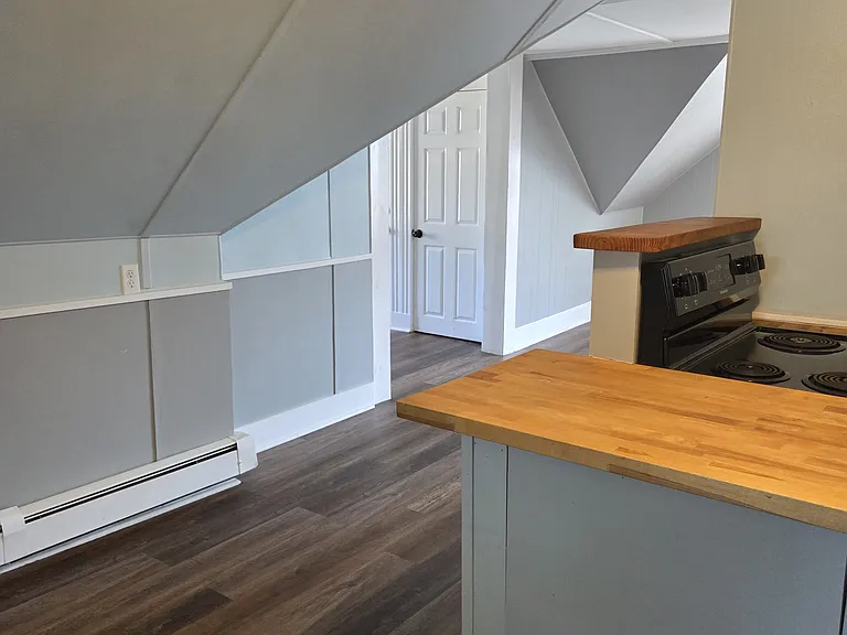 17 Clinton Ave #3 — Photo 4