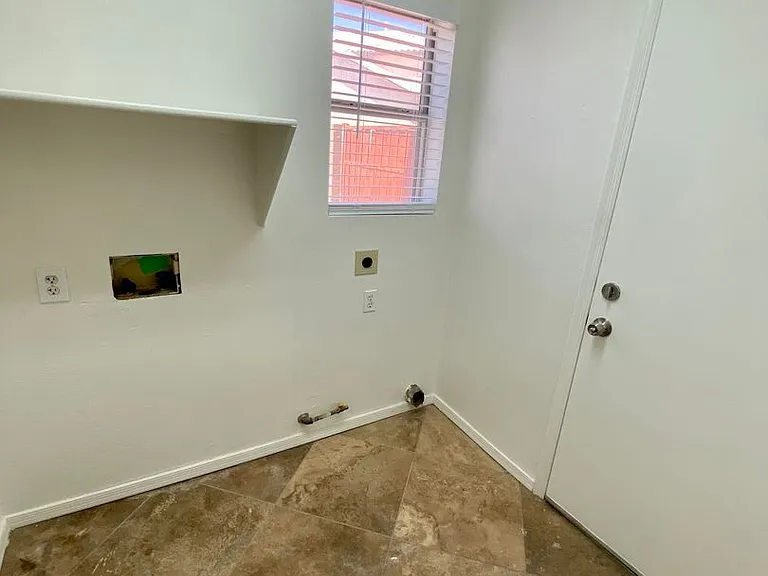 12637 W Cambridge Ave — Photo 14