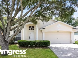 215 Chardonnay Pl, Valrico, FL 33594