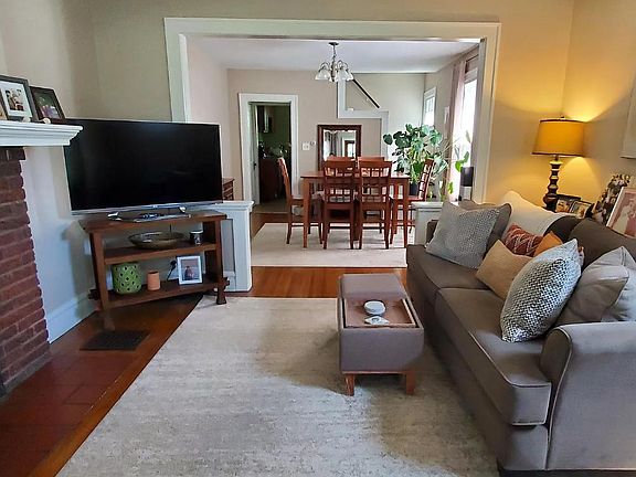 2nd image of 238 E Hudson St #238