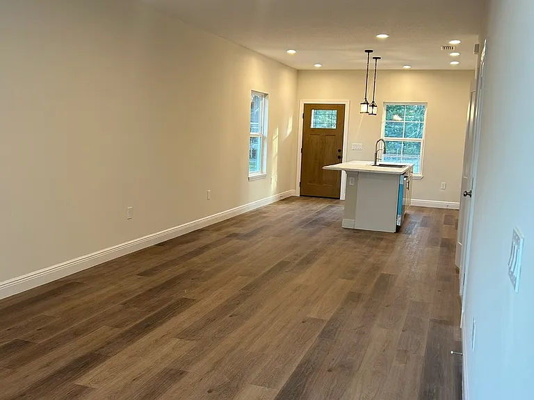 206 W Fox St #A — Photo 4