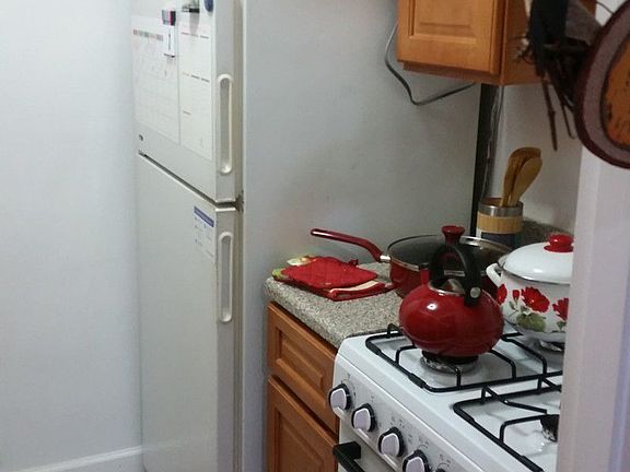 4th image of 1735 E 13th St APT 6P